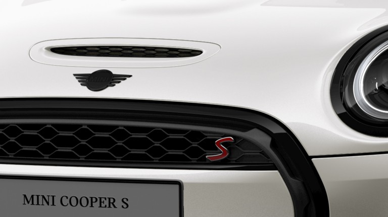MINI Cooper SE со 3 врати – надворешност – piano black елементи