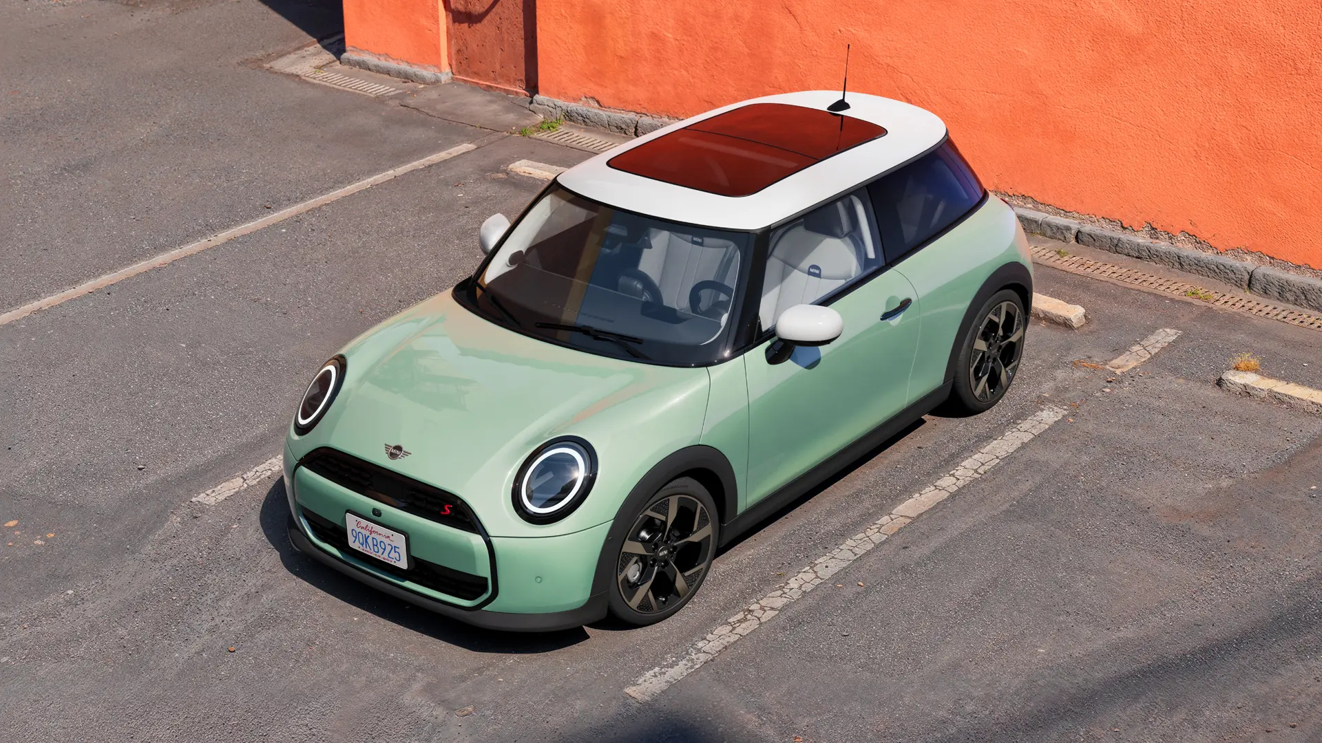 MINI Cooper 3- врати - возечко искуство - асистент за паркирање