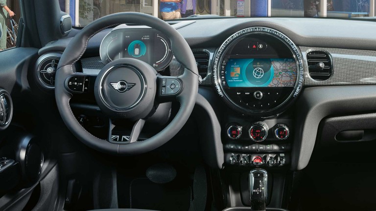 MINI 3-door Hatch – контролна табла – пакети Comfort и Tech