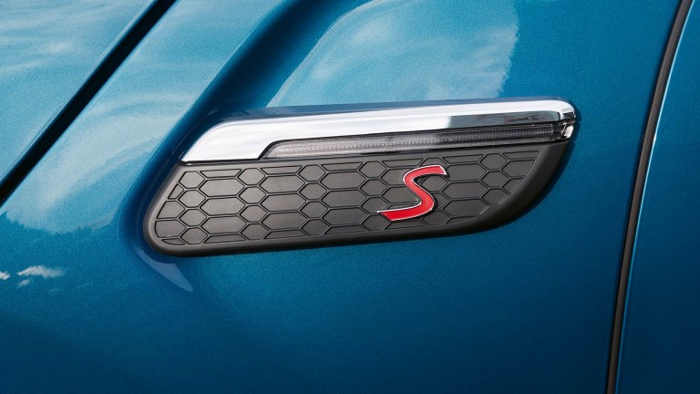 MINI 5-врати Hatch – странични светла дизајн